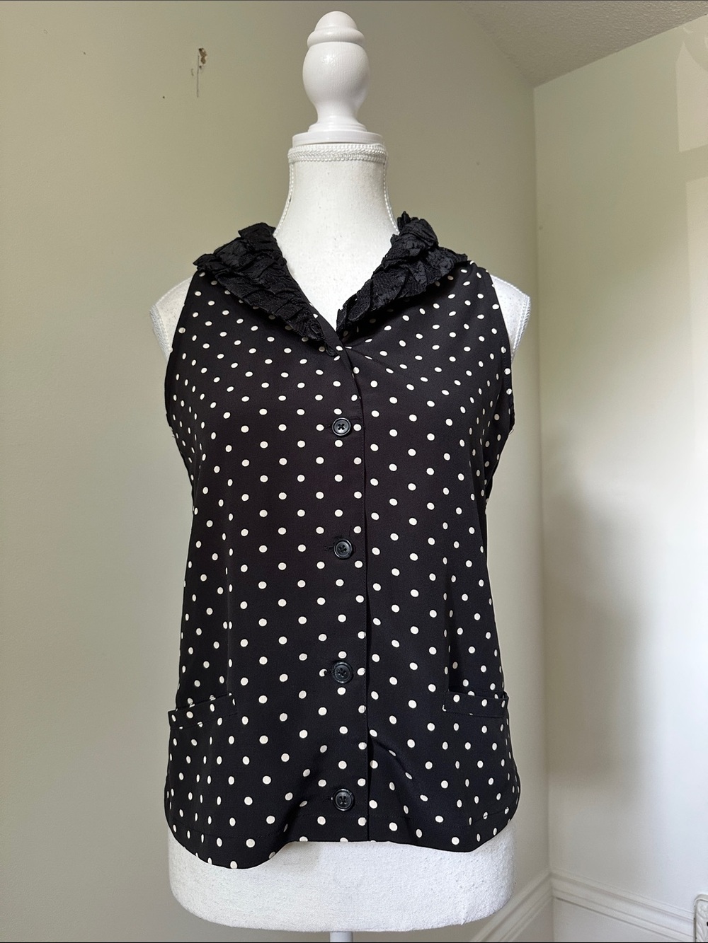 E. WEALTH Vintage Polka Dot Lace Collar Sleeveless Blouse Small